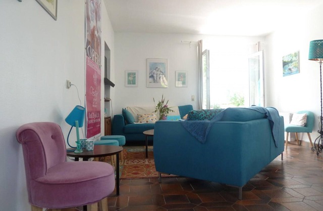 Charming Country Home: 4BR, 2 Bath, Enclosed Garden, Pet-Friendly, Close to Lapalisse.
