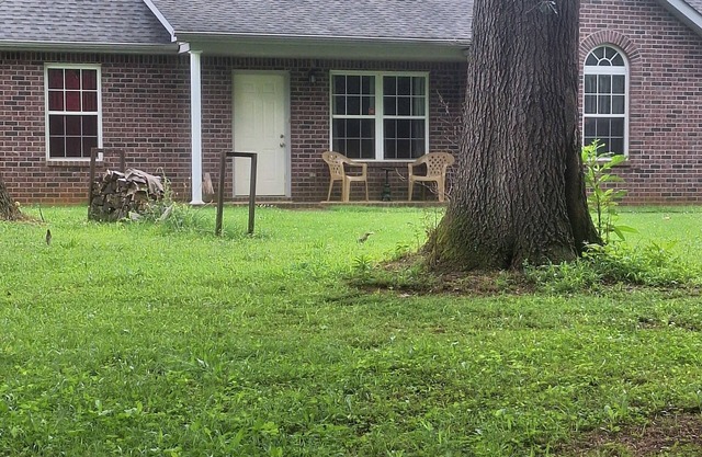 Charming Country yet close to all 3-bedroom house with AC, WiFi in lovely Smyrna