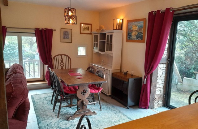 Charming detached country cottage