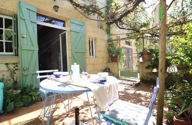 Charming detached house patio Wifi Medieval village couze river Dordogne