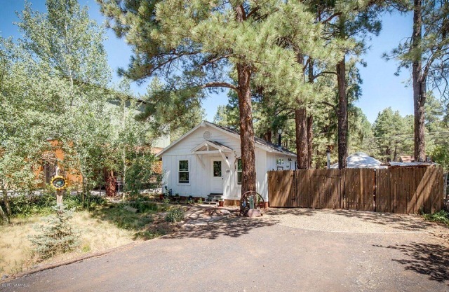 Charming European style house with Yurt and direct National Forest access