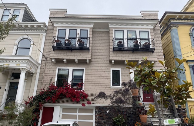 Charming Family Friendly NOPA Flat with a Brand New Hot Tub.