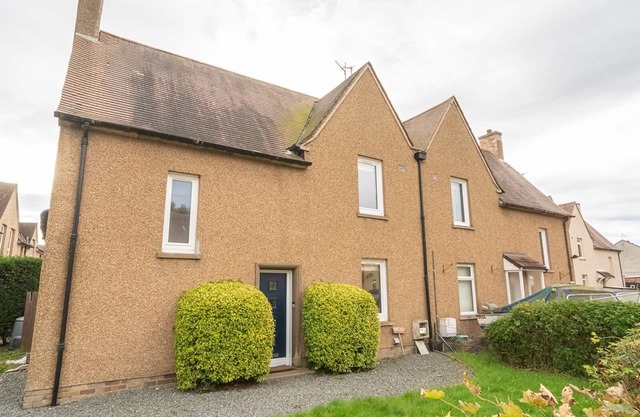 Charming Family House in Rosewell - Pass the Keys