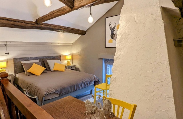 Charming farmhouse accommodation with WIFI and parking in Saint-Bresson