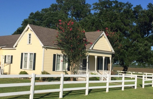 Charming Farmhouse Near Round Top With One-of-a-Kind Views!
