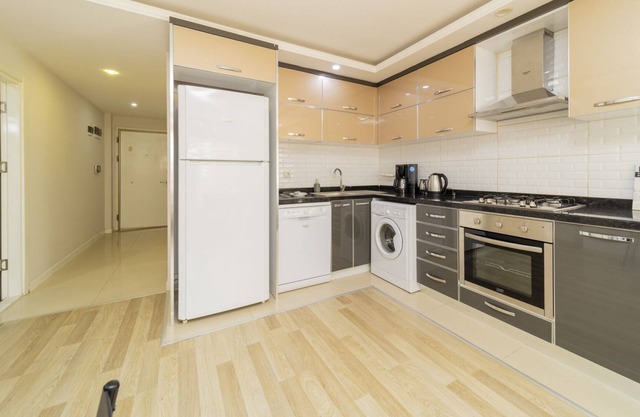 Charming Flat w Balcony, Garden, Pool in Antalya
