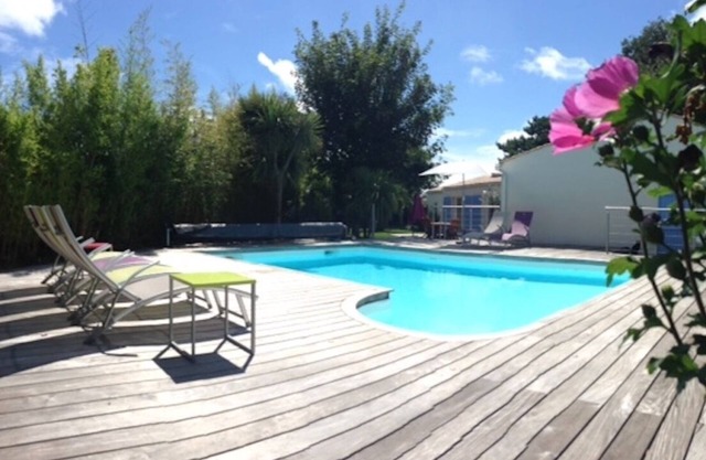 Charming villa for 10/12 people between sea and forest garden and swimming pool