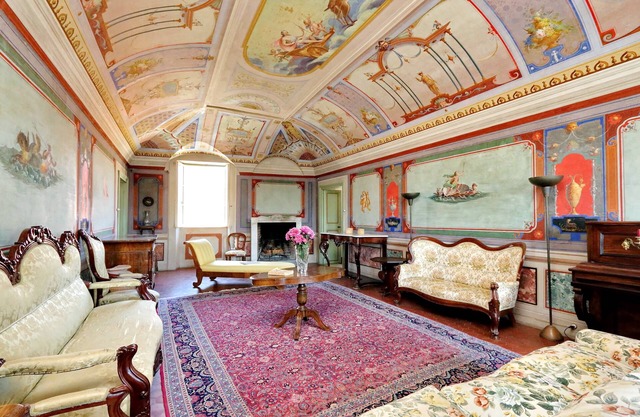 Charming Frescoed Apartment in Cerveteri Old Town