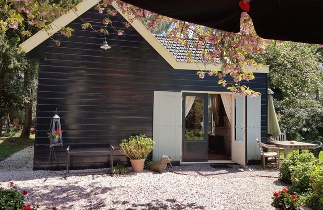 Charming fully equipped garden house