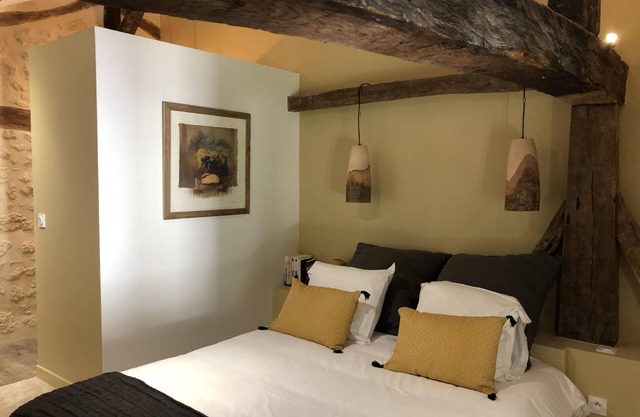Charming furnished gite Loupiac with swimming pool near Bordeaux