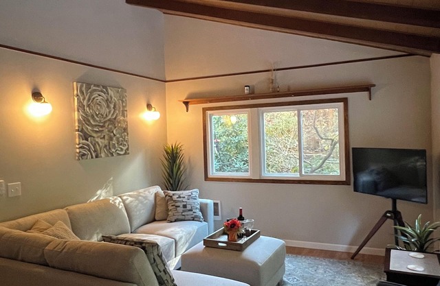 Charming Geneva Bungalow