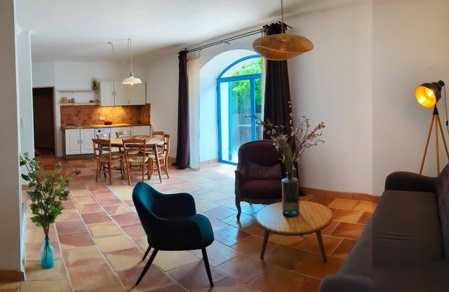 Charming gîte with private spa and river at the bottom of the garden. Baronnies