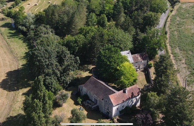 Charming gite in an old mill with swimming pool - 15p - 30min from Futuroscope