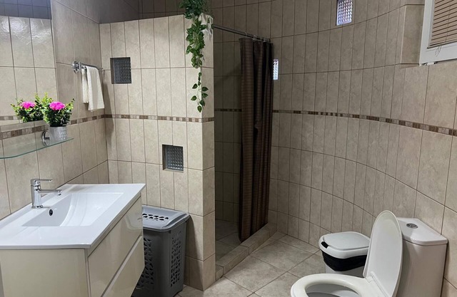 Charming & Harmonious 3-bedroom house with WiFi and AC in vibrant Willemstad