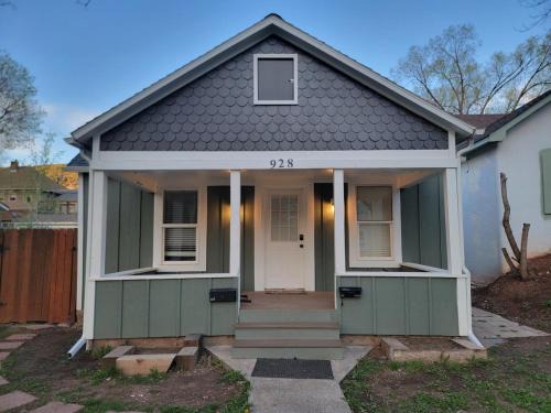 Charming, Historic! Walking Distance to Town!