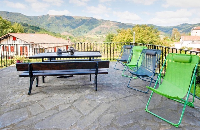 Charming Holiday Home in Arantza near Forest