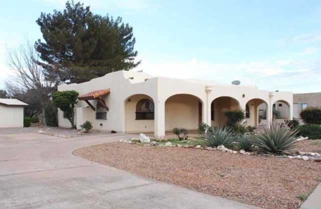 Charming home in Country Club Estates