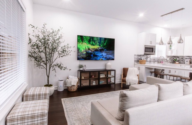 Charming Home Near UK Campus! Perfect for Family Visits!