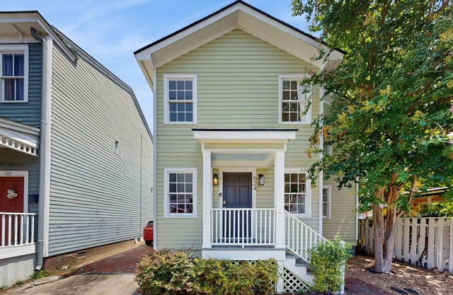 Charming home with shared patio, backyard dining & cozy reading nook