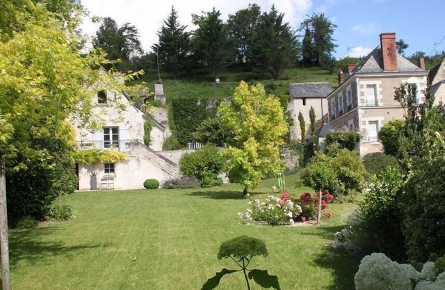 charming house with swimming pool in a beautiful setting