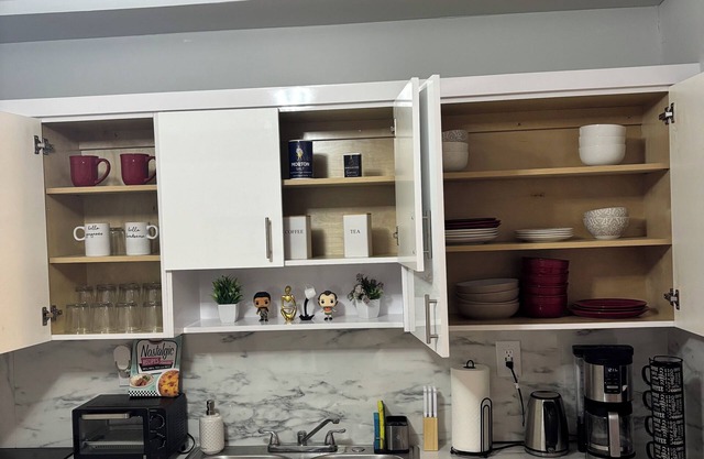 Charming house in terrific North Miami Beach with AC, WiFi