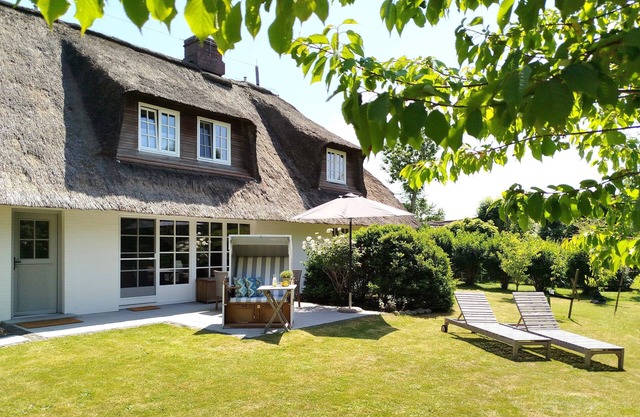 Charming house in a central yet absolutely quiet location.