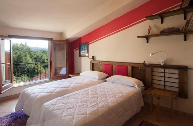 Charming House in Decollatura with Jacuzzi