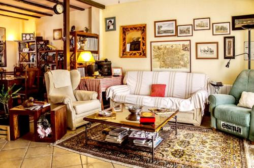 Charming house in Picón with private pool.