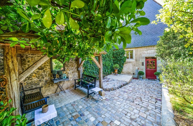 Charming house in Touraine with garden 4 rooms near Tours and Langeais