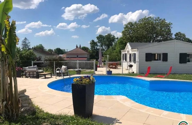 Charming house in Velet with pool and terrace