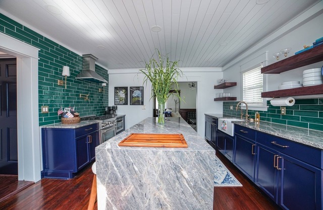 Charming house located in beautiful downtown Manteno