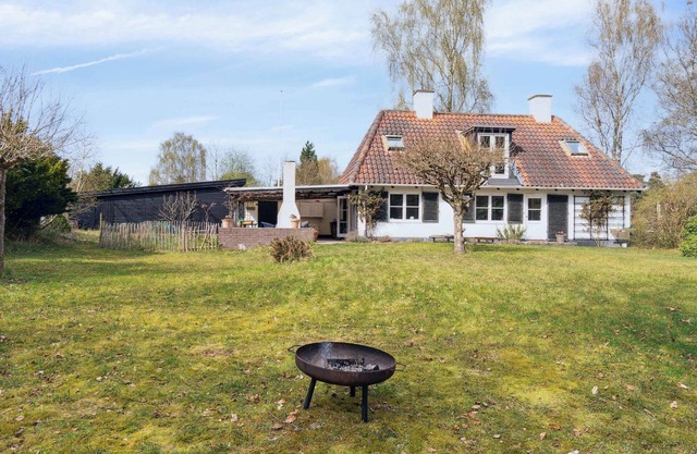 Charming house with 5000m² garden and forest