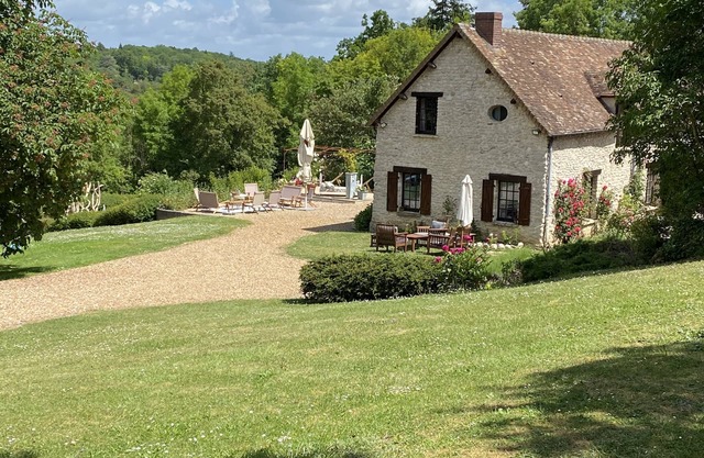 Charming house with views close to Giverny