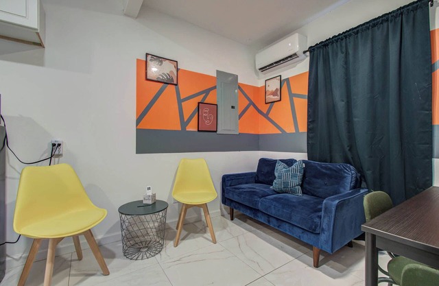 Charming Houston Getaway – 2BD/1BA & Yard
