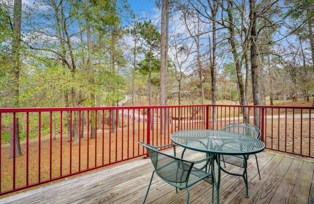 Charming + Kitchen + Pool + Free wi-fi - 2BD /2BA