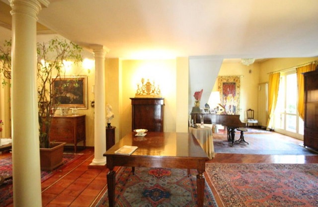 Charming large apartment