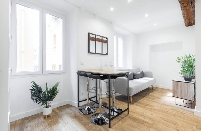 Charming little 2-room apartment in the old town