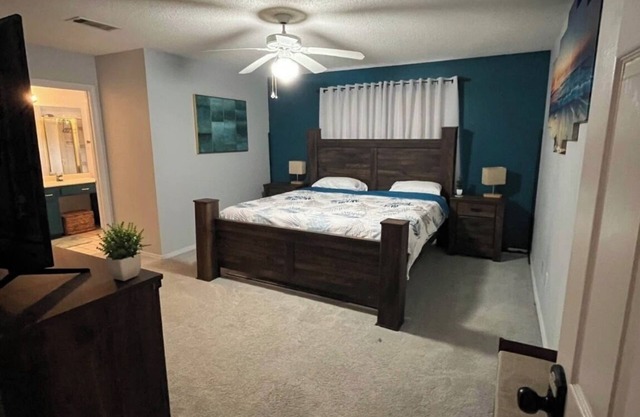 Charming master bedroom in a fully furnished 4 bedroom rental house in Niceville