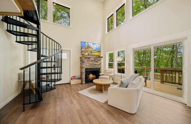 Charming Modern Cabin in Quiet Setting
