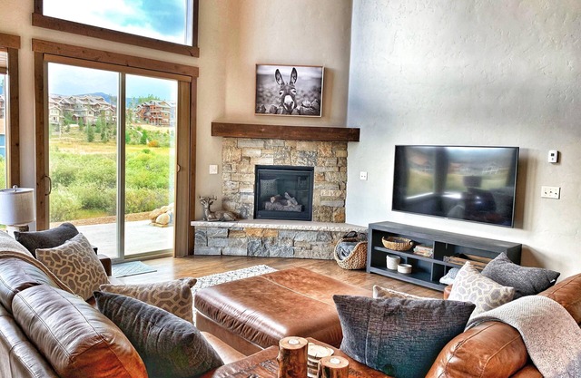 Charming Mountain House with Continental Divide Views & Hot Tub!