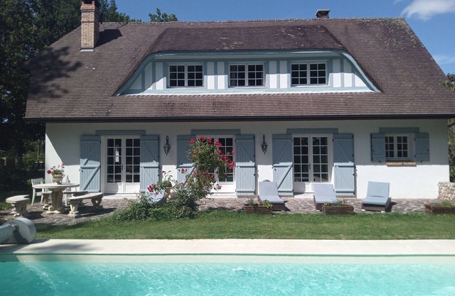 CHARMING NORMAN HOUSE IN A WOODED PARK, 30 mns FROM THE SEA