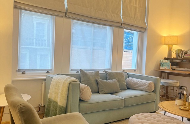Charming Notting Hill 2 Storey Flat with Terrace with Private Entrance