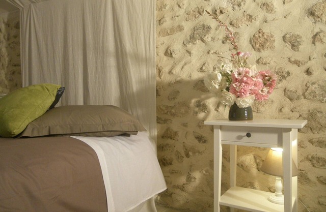 Charming pied à terre with courtyard, in Les Baux de Provence