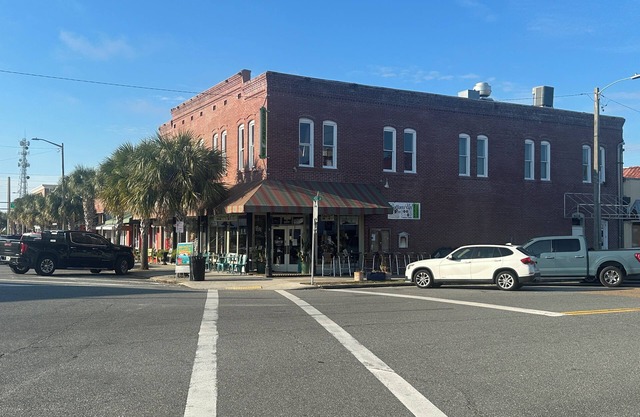 Charming pet-friendly suite in the heart of historic downtown Apalachicola