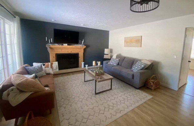 Charming & quiet 2-bedroom house in Walnut Creek