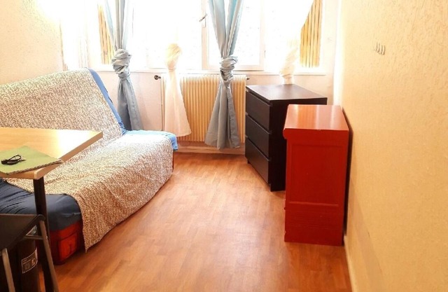 Charming quiet studio with parking