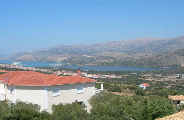 Charming&Relaxing Apartments in Helmata with view!