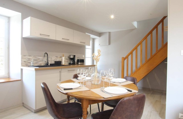 Charming Renovated Stone House with Garden, near Beach in Créances