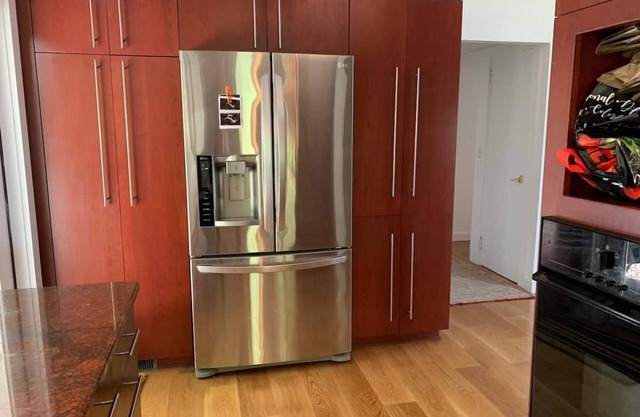 Charming rustic and chic lake-front 3-bedroom house in serene Putnam Valley