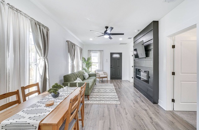 Charming San Antonio Home ~ 2 Mi to The Alamo!